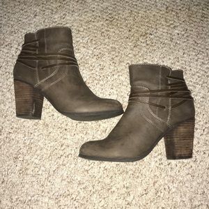 Heeled booties